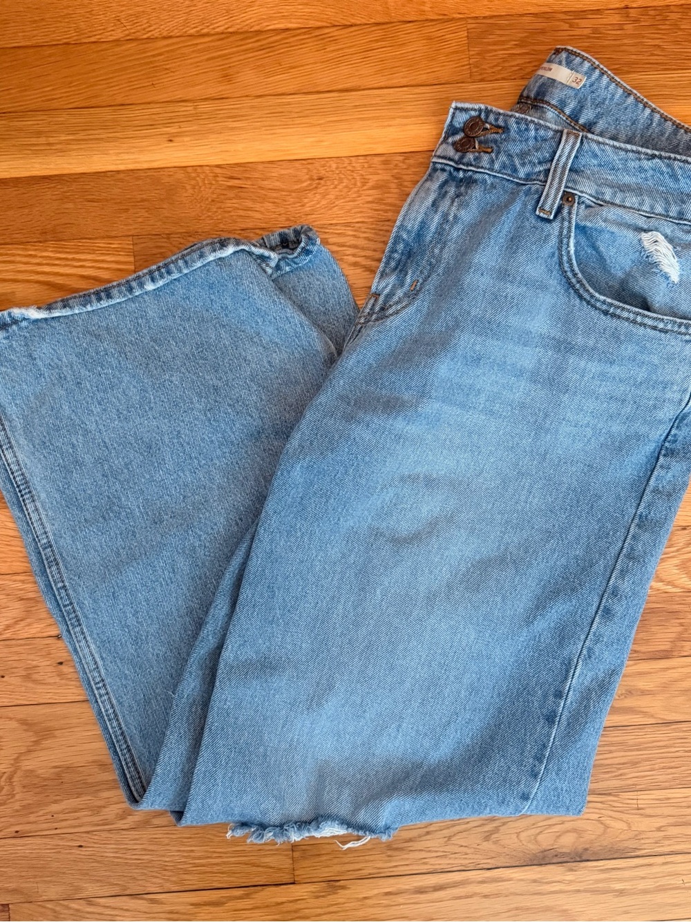 Levi's Light Blue Distressed Wide-Leg Jeans - Picture 4 of 6